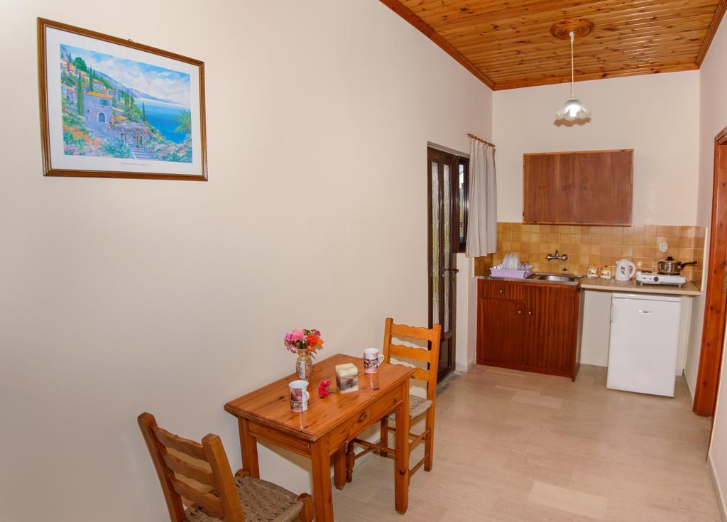 Romantic Studios Lithakia  Стая снимка